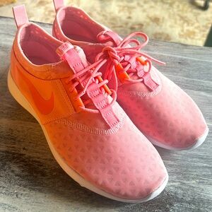 Nike Juvenate Women’s Sneaker Shoes Peach Pink Sz. 8 724979-005 NEVER WORN